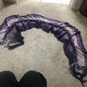 Silky scarf 4 Evenings Out style Warm & fashionable-going cheap-nice Gift?? - Bild 1 von 5