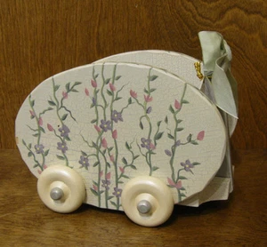 "Carro de cocción de huevos Bearington Furniture #9746, de tienda minorista, NUEVO/Caja 5,75" - Imagen 1 de 2