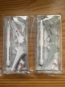 Japan Airlines Airbus A350-900 Modelo de Avión Para Niños Novedad CONJUNTO de 2 Ala Color - Imagen 1 de 12