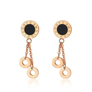 Pendientes de cadena de borlas de oro rosa de 18 K con tachuelas de esmalte negro/blanco números romanos - Imagen 1 de 14
