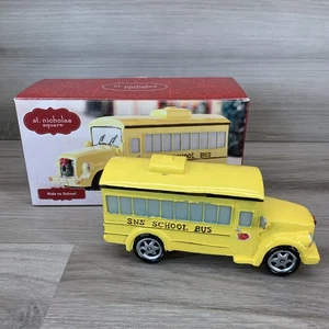 Nikolausplatz Schulbus "Ride to School" The Village Collection - Bild 1 von 11