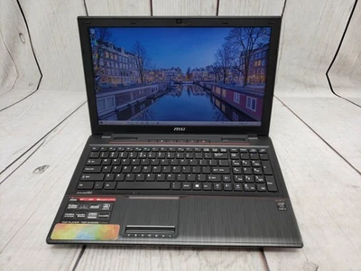 Portátil para juegos MSI Leopard Pro i5 GTX950M 8GB RAM 1TB SSD 15.6" Win10 Foto 1 de 4