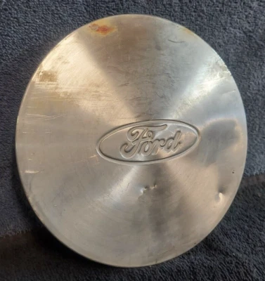 85-93 Ford Mustang GT 15" 10 furos roda aro centro tampa cubo - Imagem 1 de 4