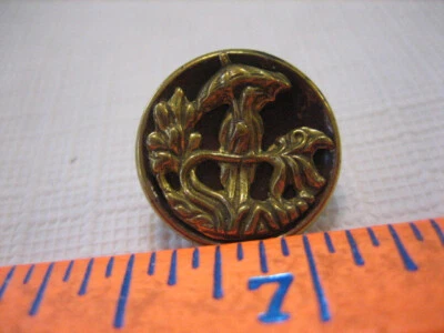 Vintage 5/8ths Inch Metal Picture Button - Bird On Branch Under Umbrella - N29 - Image 1 of 4