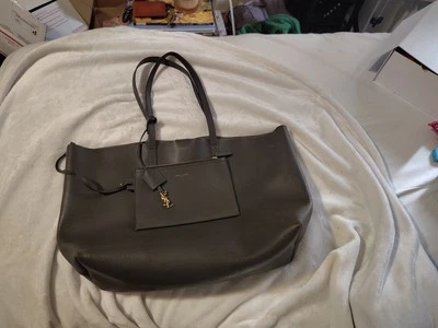 Bolso de mano Saint Laurent (100 % auténtico) Foto 1 de 4