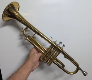 King 600 Trumpet with broken third valve and unsoldered brace - Picture 1 of 11