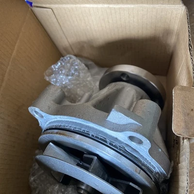 Water Pump W/ Gasket For 2003-2016 Ford F-150 E-150 E-250 4.6L 5.4L V8 16 Valve - Image 1 of 3