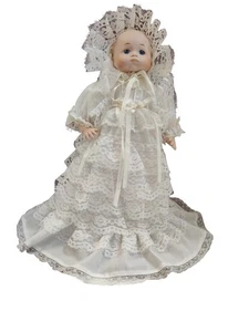 Muñeca bebé pequeña Brinns vestido largo blanco porcelana - Imagen 1 de 3