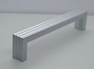 Edelstahl BA 128 mm CHROM Matt Möbelgriffe Schrankgriff Türgriffe Küchenschrank - Picture 1 of 5