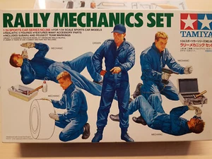 Rally Mechanics Set Tamiya Figures Kit 1:24 N°24266 - Foto 1 di 4