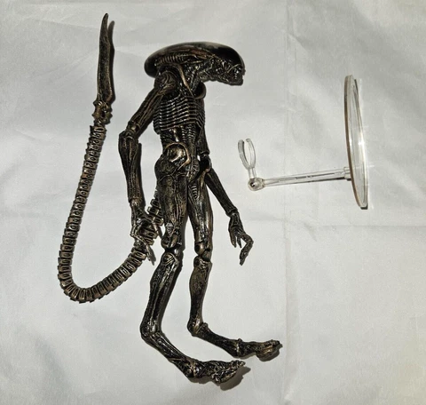 NECA Alien 3 Dog Figure Authentic Complete Grey Variant Series 8 Cover