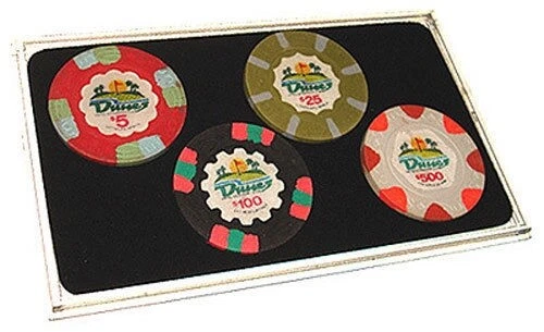 Estuche de cuatro (4) fichas de póker de casino PANTALLA HERMÉTICA NUEVO 3 piezas SOSTIENE 4 fichas * Foto 1 de 1