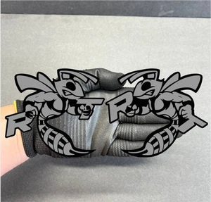 Insignias RT Hornet emblema grabado abeja, 2 insignias, guardabarros enojado agresivo carreras - Imagen 1 de 7