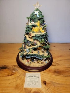 ÁRBOL DE NACIMIENTO ILUMINADO MUSICAL THOMAS KINKADE ""GLORIA AL REY RECIÉN NACIDO"" HAWTHORNE - Imagen 1 de 12