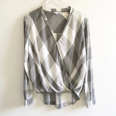 Espléndida Blusa Envolvente Top A Cuadros Murray Mediana Negra Gris Rayas Cuadros Foto 1 de 4