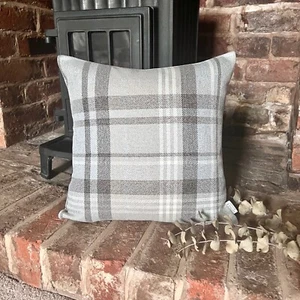 1453. Traditional Grey Check Cushion Cover, Various sizes - Picture 1 of 7