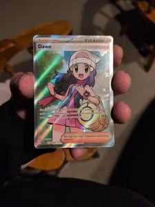 Morgendämmerung 118/094 Ultra Rare Full Art NM Pokemon Karte PFL Phantasmal Flames - Bild 1 von 1