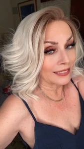 Neue Allie kurze blonde Synthetikperücke zierliche Größe.  - Bild 1 von 4