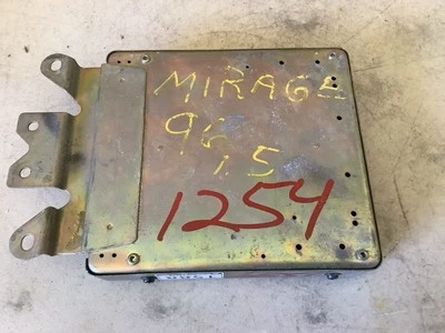 Módulo de control del motor Mitsubishi Mirage 1996 MD321588 Foto 1 de 4