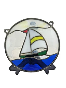 Velero colgante circular vitral con plomo Studio Artist 8" - Imagen 1 de 4