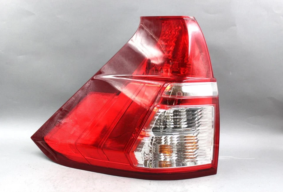 Left Driver Tail Light Lower Fits 2015-2016 HONDA CR-V OEM #39161 - Image 1 of 4
