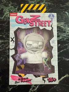 Bestätigt Miniso Disney Stitch GenZ SWAG Street Vinyl Plüsch Anhänger UNGEÖFFNETE VERPACKUNG - Bild 1 von 9