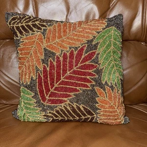 Pier 1 braunes Kissen orange mit schweren Perlen Herbst Blätter Erntedank Satin lesen - Bild 1 von 24