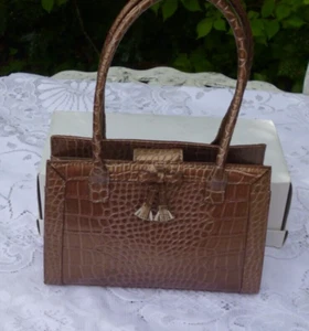 LIZ CLAIBOURNE small handbag BNWOT - Picture 1 of 3