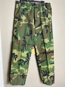 U. S. Army Military Wet Weather Nylon Trousers Woodland Camo Mens M - Picture 1 of 7