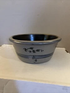 Rowe Pottery Works Small Salt Glazed Berries And Vine Bowl 1996 9” Diameter - Picture 1 of 11