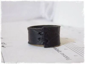 Anello in pelle nera anello gotico in pelle anello da uomo in pelle anello da uomo anello nero anello 3° - Foto 1 di 15