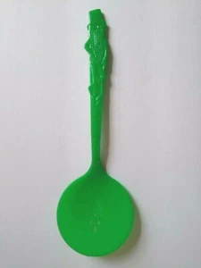 Peanut Vintage Green Plastic Serving Spoon 1950s Planters Peanuts Kitchenware - Picture 1 of 4