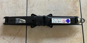 Lancia Delta Typ 844 Bj.09 etc. orig, Wagenheber 51840603 1000kg - gebraucht - Bild 1 von 8