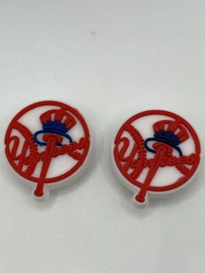 Equipo de béisbol de los Yankees de Nueva York de las Grandes Ligas para zapatos de cocodrilo Jibbitz - 2 piezas - Imagen 1 de 1