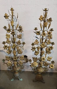 CANDELIERI ALTARE CHIESA OTTONE ORNATO ANTICO VINTAGE CON UVA VITE GRANO FIORE - Foto 1 di 21