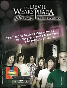 The Devil Wears Prada banda GHS cuerdas de guitarra Rocktron impresión publicitaria - Imagen 1 de 3