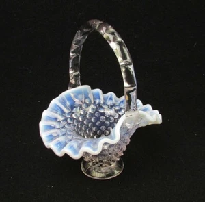 "Cesto vintage Fenton Hobnail bordo opalescente arricciato e manico applicato piccolo 6" - Foto 1 di 8