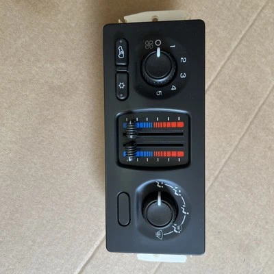 New NOS OEM GM Delphi 28084691 Climate Control Head  - Image 1 of 4