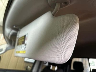 TOYOTA TUNDRA 2015-2021 LEFT SUN VISOR W/ ILLUMINATION W/O SUNROOF 4x2 Foto 1 de 4