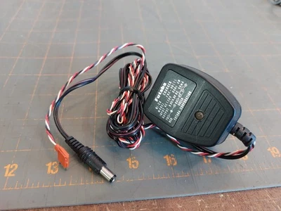 Cargador de batería enchufable directo RC Futaba de colección modelo FBC-8B (1) Foto 1 de 4