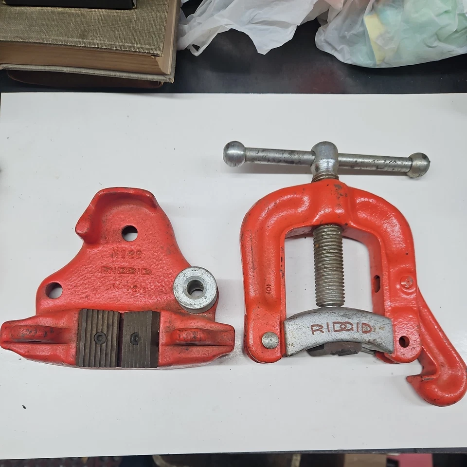 RIDGID No.22 BENCH YOKE VISE ~1/8" to 2 1/2" PIPE CAPACITY ⭐️ - Image 1 of 4