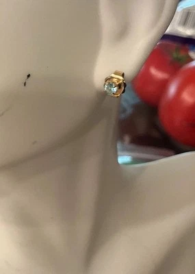 Pendientes pequeños de piedra de nacimiento de marzo de aguamarina de oro amarillo de 14 quilates de 3,5 mm,52 gramos Foto 1 de 4