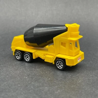 Hot Wheels Oshkosh Cement Concrete Mixer Yellow Truck Diecast 1/64 Scale Loose - Image 1 of 4
