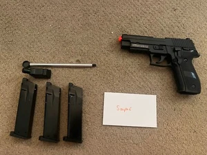 SIG Sauer Full Metal P226 Airsoft Gas Blowback Pistol by KJW with 2 extra mags - Picture 1 of 8