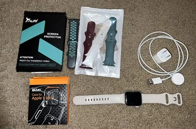 Pacote Apple Watch Series 4 prata 40 mm - Protetores de tela, estojo, pulseiras + mais - Imagem 1 de 4