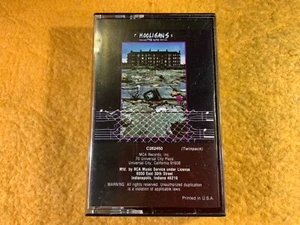 R7-100 THE WHO Hooligans .. 1981 .. CASSETTE - Picture 1 of 6
