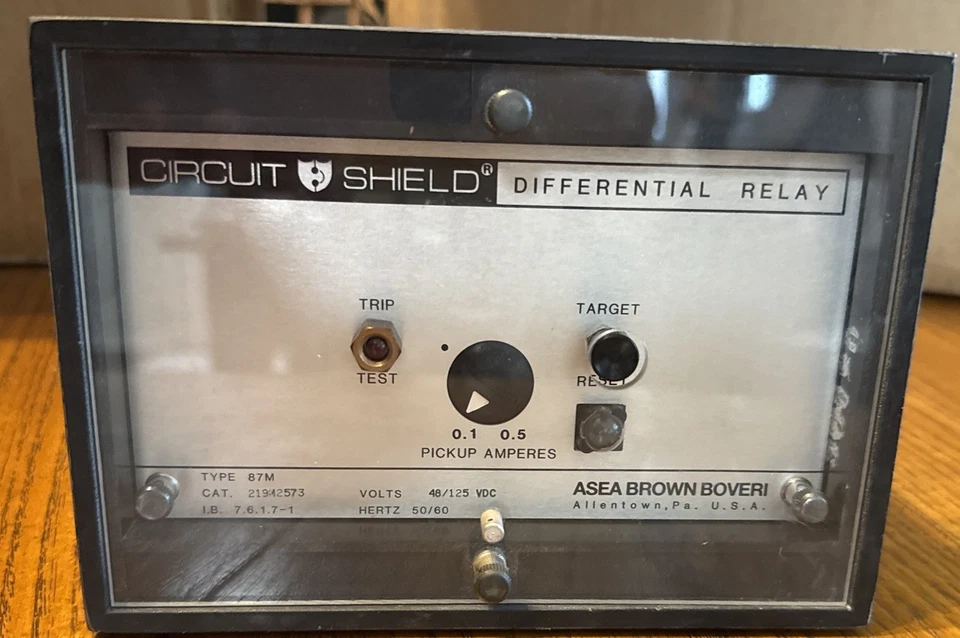 Relé diferencial ABB Circuit Shield 87M 219M2573 - Usado, funcionando, 48/125VDC Foto 1 de 4