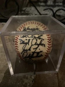 1985 L.A. Dodger Autographed Team Baseball. Orel Hershiser, Rick Honeycutt. 21. - Picture 1 of 6