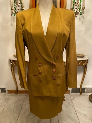 Blazer Tahari Vintage Amarillo Mostaza Doble Pecho y Falda Cintura Alta Foto 1 de 2