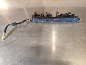 RAMPE INJECTION ESSENCE PEUGEOT 207 SW 1.4 VTI 95CV 240935KM V757564580 - Foto 1 di 8